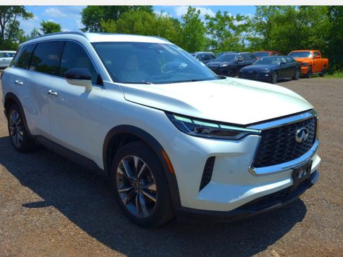 Used 2024 INFINITI QX60 Luxe AWD/4WD image 2