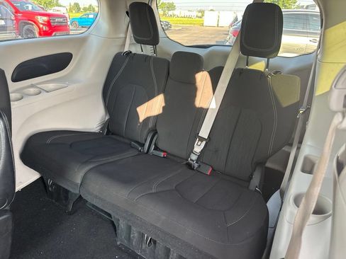 Used 2023 Chrysler Voyager LX FWD image 13