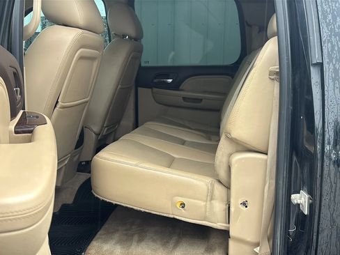 Used 2013 GMC Sierra 2500 Denali w/ Suspension Package, Off-Road AWD/4WD image 16