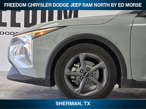 Used 2025 Kia K4 LXS image 6