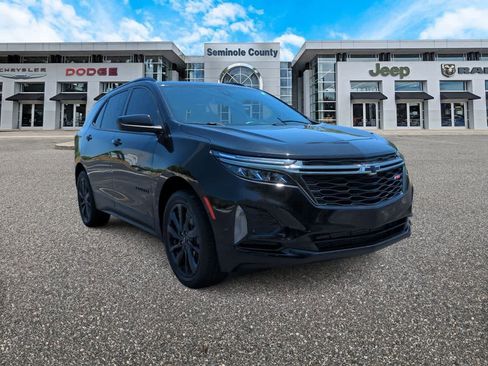 Used 2023 Chevrolet Equinox RS FWD image 2
