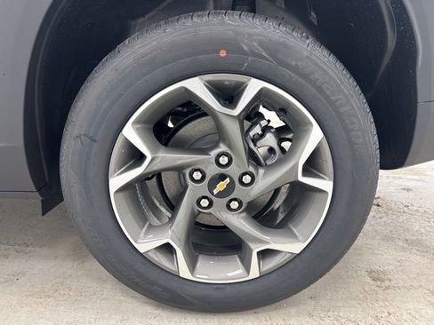New 2026 Chevrolet Trax LT w/ Driver Confidence Package FWD image 34