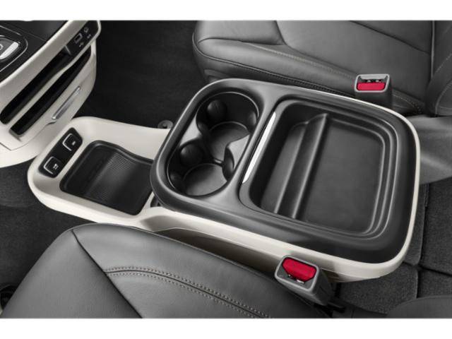 Used 2020 Chrysler Pacifica Touring-L FWD image 18