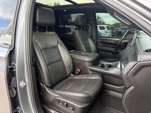 Used 2021 Chevrolet Tahoe Z71 w/ Z71 Signature Package AWD/4WD image 19