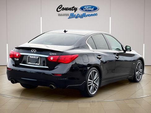 Used 2014 INFINITI Q50 w/ Deluxe Touring Package RWD image 23