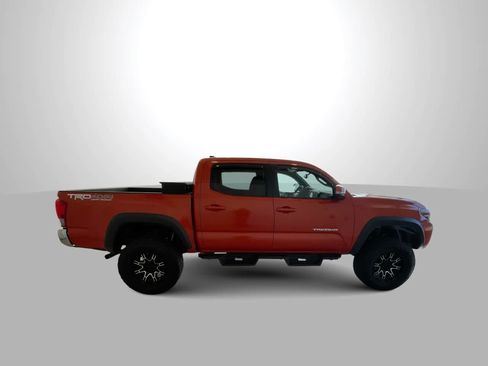 Used 2016 Toyota Tacoma TRD Off-Road w/ Towing Package AWD/4WD image 9