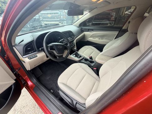 Used 2017 Hyundai Elantra SE FWD image 10