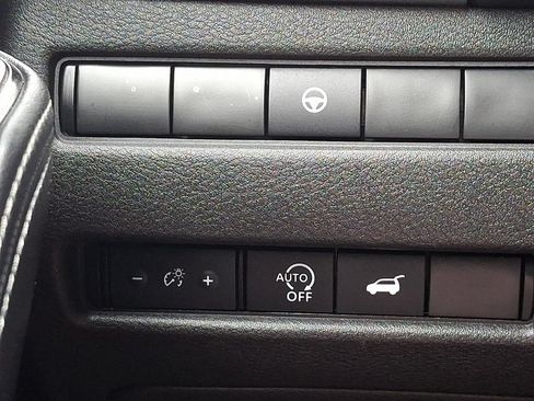 Used 2025 Nissan Rogue SV AWD/4WD image 23