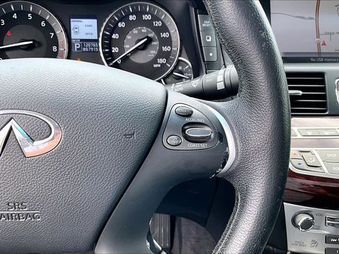Used 2011 INFINITI M37 w/ Premium Pkg RWD image 24