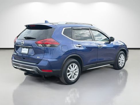 Used 2018 Nissan Rogue SV FWD image 3