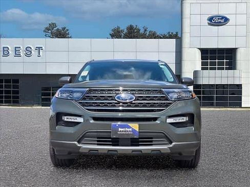Used 2022 Ford Explorer XLT w/ Equipment Group 202A AWD/4WD image 2