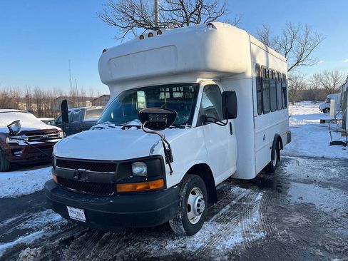 Used 2006 Chevrolet Express 3500 w/ School Bus Package RWD image 1