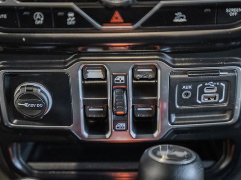 Used 2022 Jeep Wrangler Unlimited Sport AWD/4WD image 28