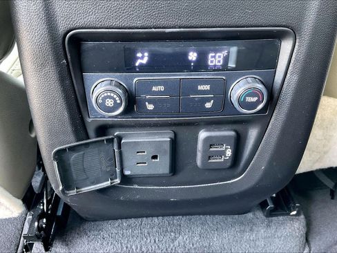 Used 2019 Buick Enclave Premium image 31