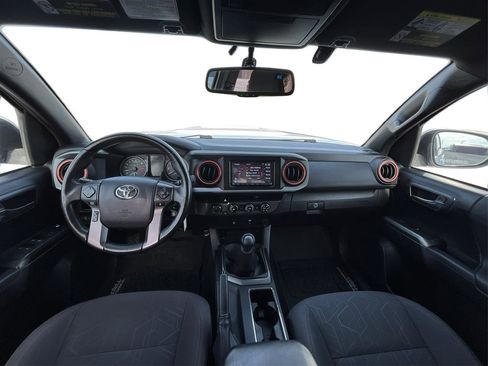 Used 2016 Toyota Tacoma TRD Sport w/ Towing Package image 22