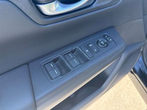 Used 2023 Honda CR-V EX image 7