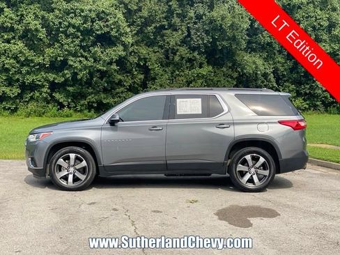 Used 2020 Chevrolet Traverse LT w/ LT Premium Package FWD image 4
