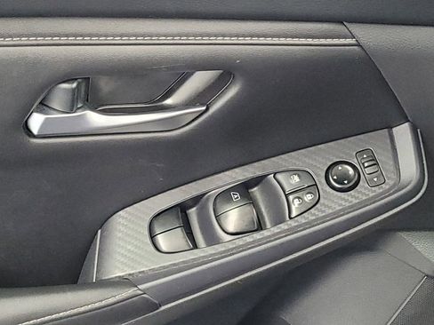 Used 2024 Nissan Sentra SV FWD image 27