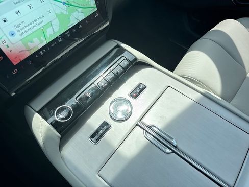 New 2026 Lincoln Navigator Reserve w/ Jet Appearance Package AWD/4WD image 10