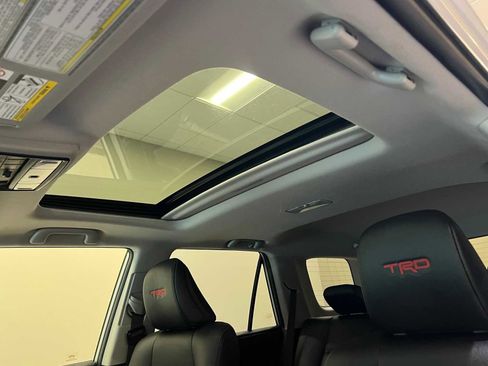 Used 2019 Toyota 4Runner TRD Off-Road Premium image 17