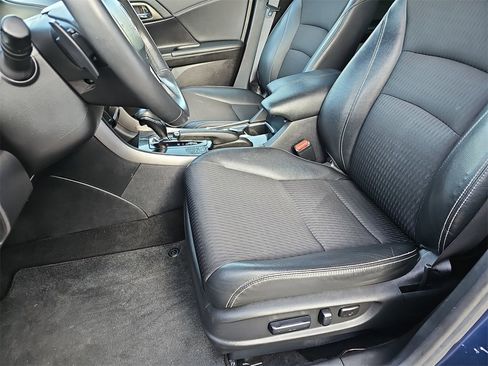 Used 2017 Honda Accord Sport image 14