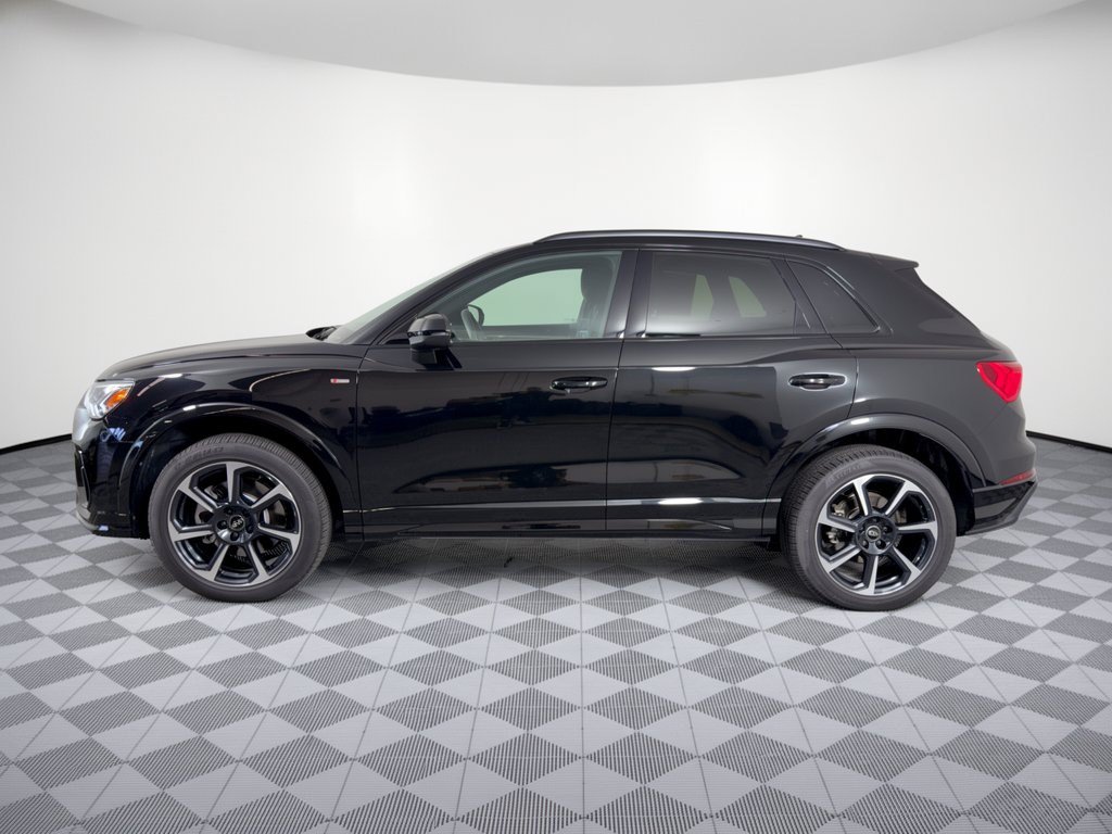 Certified 2025 Audi Q3 2.0T Premium Plus w/ Premium Plus Package AWD/4WD image 2