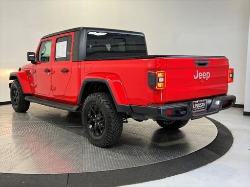 Certified 2021 Jeep Gladiator Overland w/ Cold Weather Group image 5
