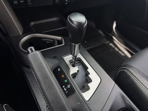 Used 2017 Toyota RAV4 XLE w/ Plus Extra Value Package image 19