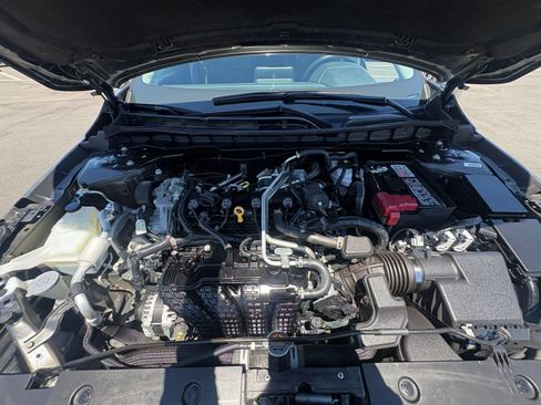 Used 2025 Nissan Altima 2.5 SV FWD image 32
