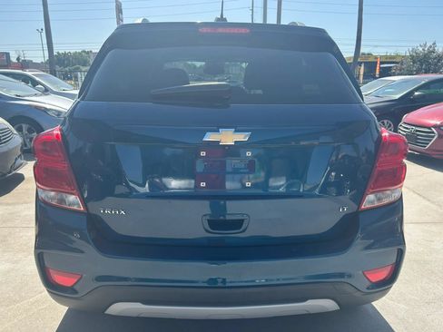 Used 2019 Chevrolet Trax LT w/ LPO, Cargo Package FWD image 4
