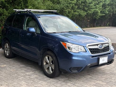 Used 2015 Subaru Forester 2.5i Premium w/ All-Weather Package AWD/4WD image 3