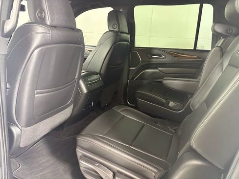 Used 2022 Cadillac Escalade ESV Luxury image 41