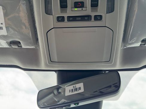 New 2025 Toyota Highlander Limited image 32