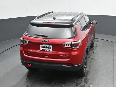 Used 2025 Jeep Compass Trailhawk AWD/4WD image 27
