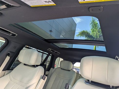 Used 2025 Land Rover Range Rover Long Wheelbase Autobiography image 22
