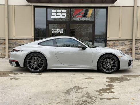 Used 2023 Porsche 911 Carrera T image 2