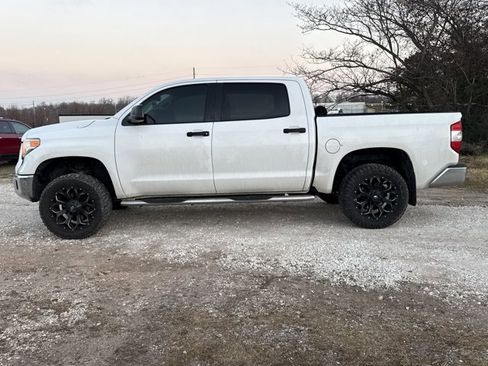 Used 2017 Toyota Tundra SR5 image 3