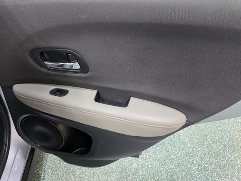 Used 2021 Honda HR-V LX image 23