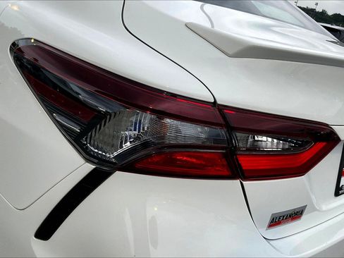 Used 2023 Toyota Camry SE w/ Cold Weather Package image 28