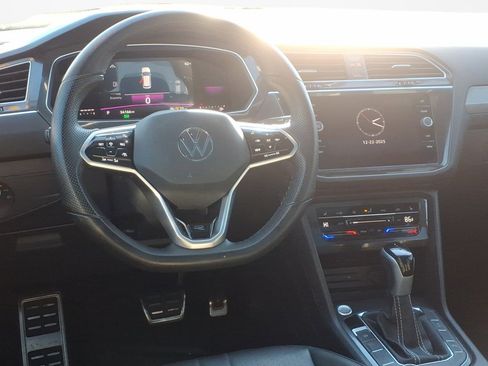 Used 2024 Volkswagen Tiguan SE R-Line image 9