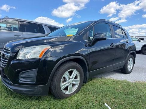 Used 2015 Chevrolet Trax LT w/ LT Plus Package FWD image 2
