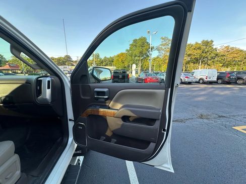 Used 2015 GMC Sierra 1500 SLT w/ SLT Crew Cab Value Package image 38