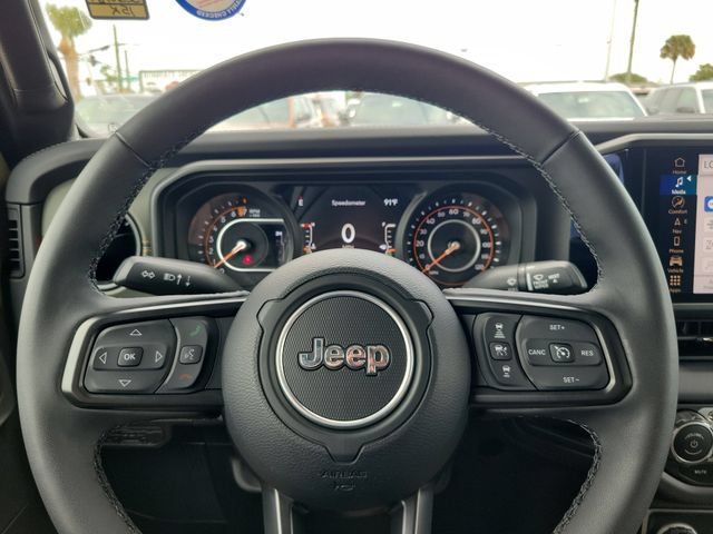 Used 2025 Jeep Gladiator Mojave AWD/4WD image 18