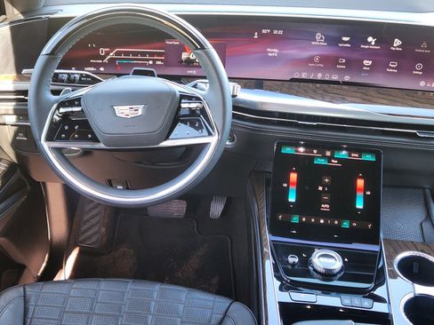 Certified 2025 Cadillac Escalade Sport Platinum image 10