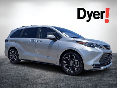 Used 2025 Toyota Sienna Platinum