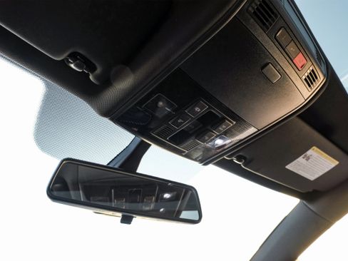 Used 2018 Volkswagen GTI SE w/ SE Leather Package image 25