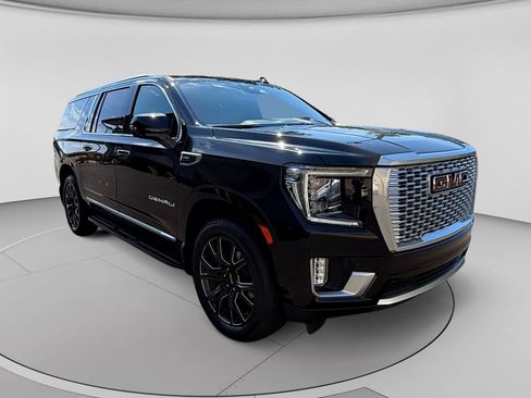 Used 2023 GMC Yukon XL Denali AWD/4WD image 7