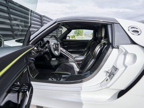 Used 2015 Porsche 918 Spyder w/Weissach Package image 46