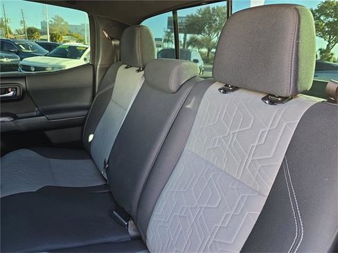 Used 2021 Toyota Tacoma TRD Sport image 10