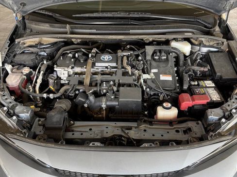 Used 2021 Toyota Corolla LE image 29